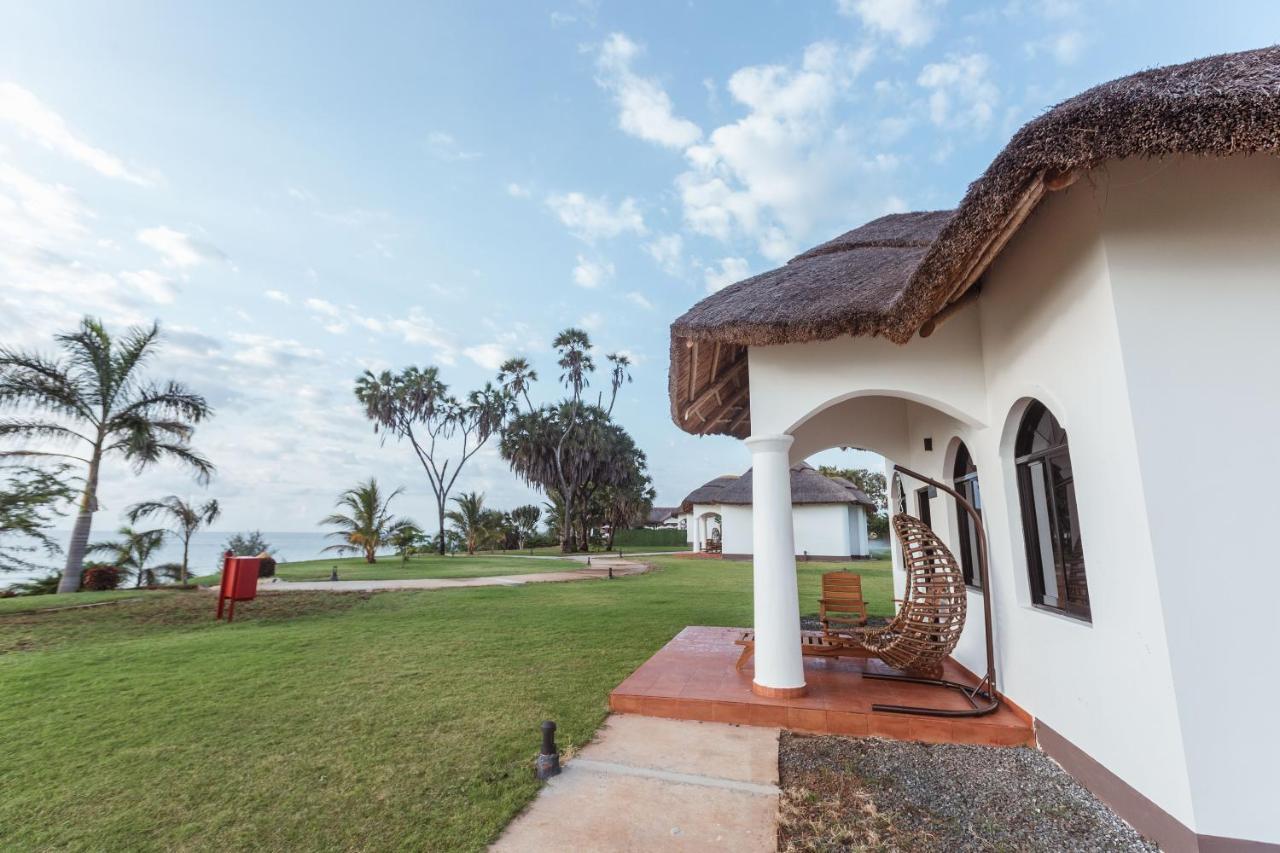 Aya Sophia Villa Garden Hotel Dar es Salaam Buitenkant foto