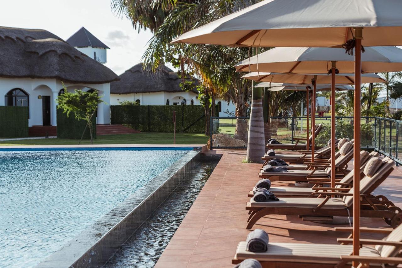 Aya Sophia Villa Garden Hotel Dar es Salaam Buitenkant foto