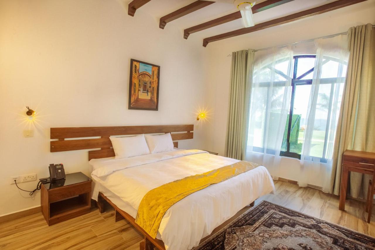 Aya Sophia Villa Garden Hotel Dar es Salaam Buitenkant foto